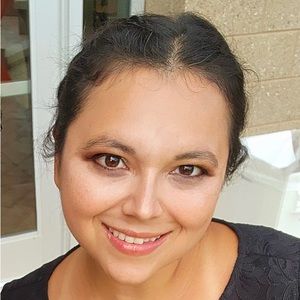 Meet your Posher, Kayla